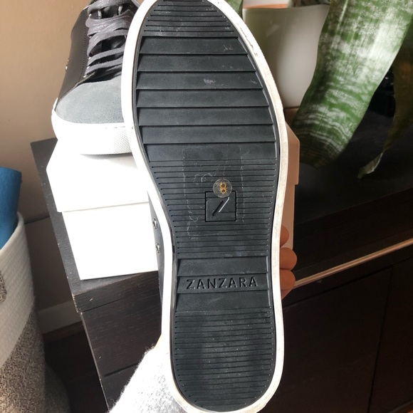 ✖️SOLD✖️ Zanzara Suede and Leather Low Top Sneaker - Picture 5 of 7